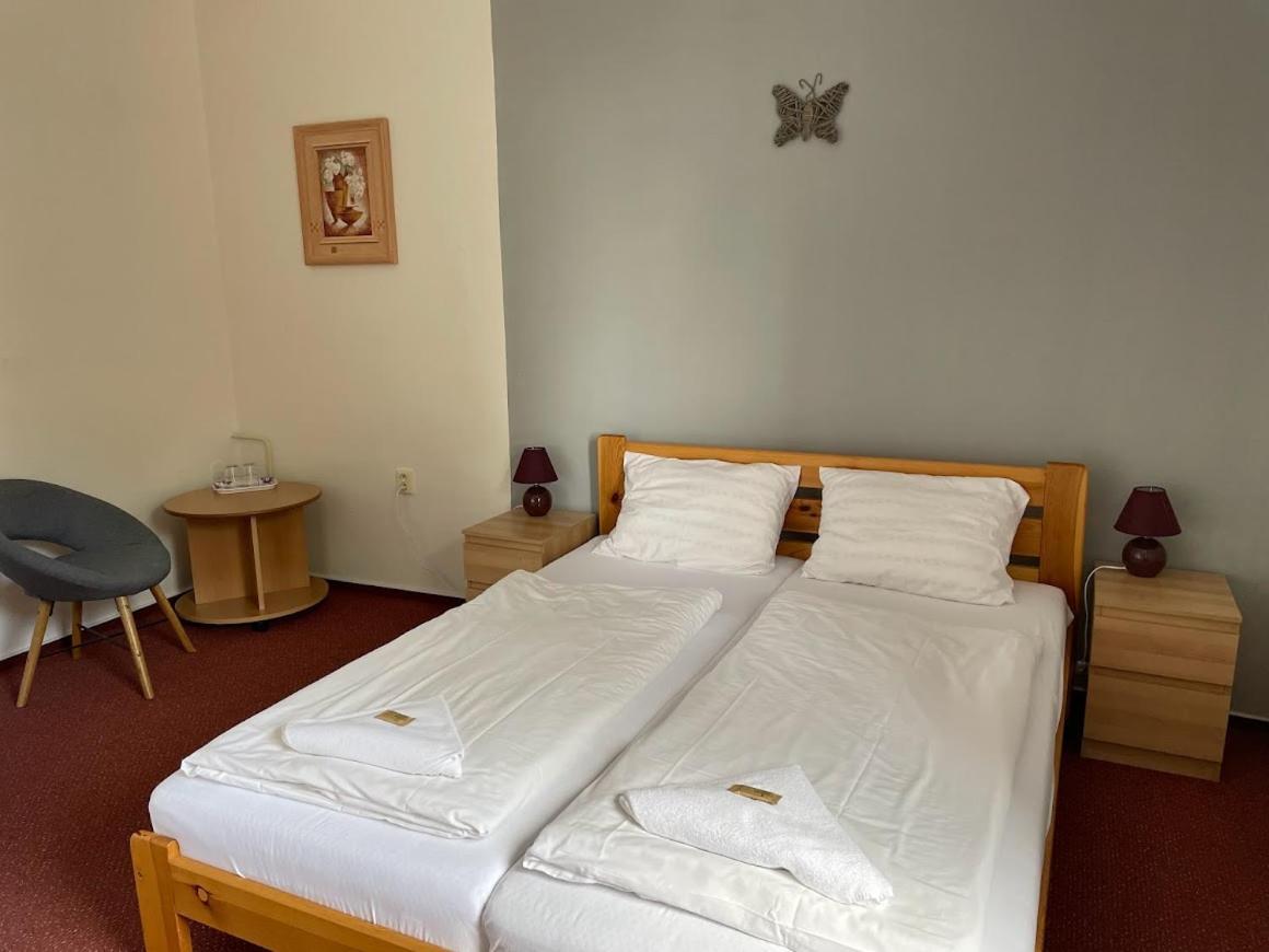 Hotel Rohanov Lhota nad Rohanovem Εξωτερικό φωτογραφία